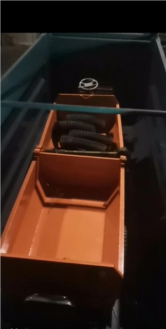 甘肅客戶兩臺電動(dòng)三輪車發(fā)貨